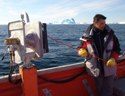 a Laurent Duthion lors d’une manipulation en Antarctique pendant le programme Icota © Philippe Koubbi, février 2007